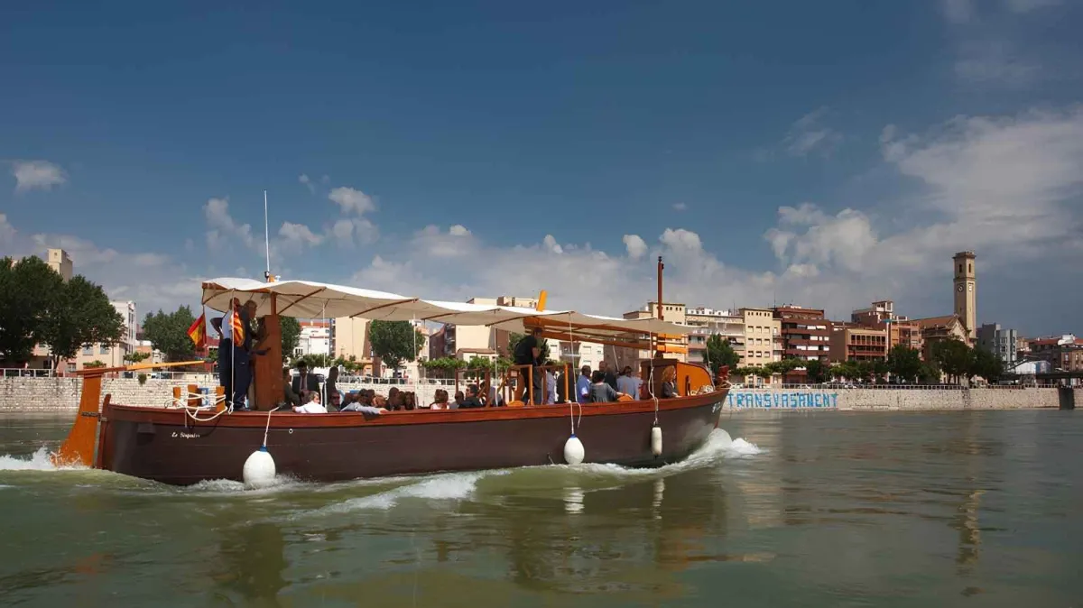 Navegació per la façana fluvial amb Lo Sirgador